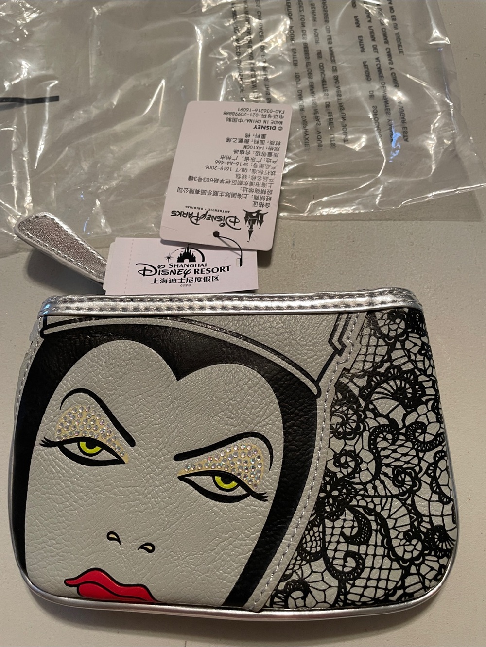 Shanghai Disney Resort Evil Queen Coin Bag Purse New with Tags